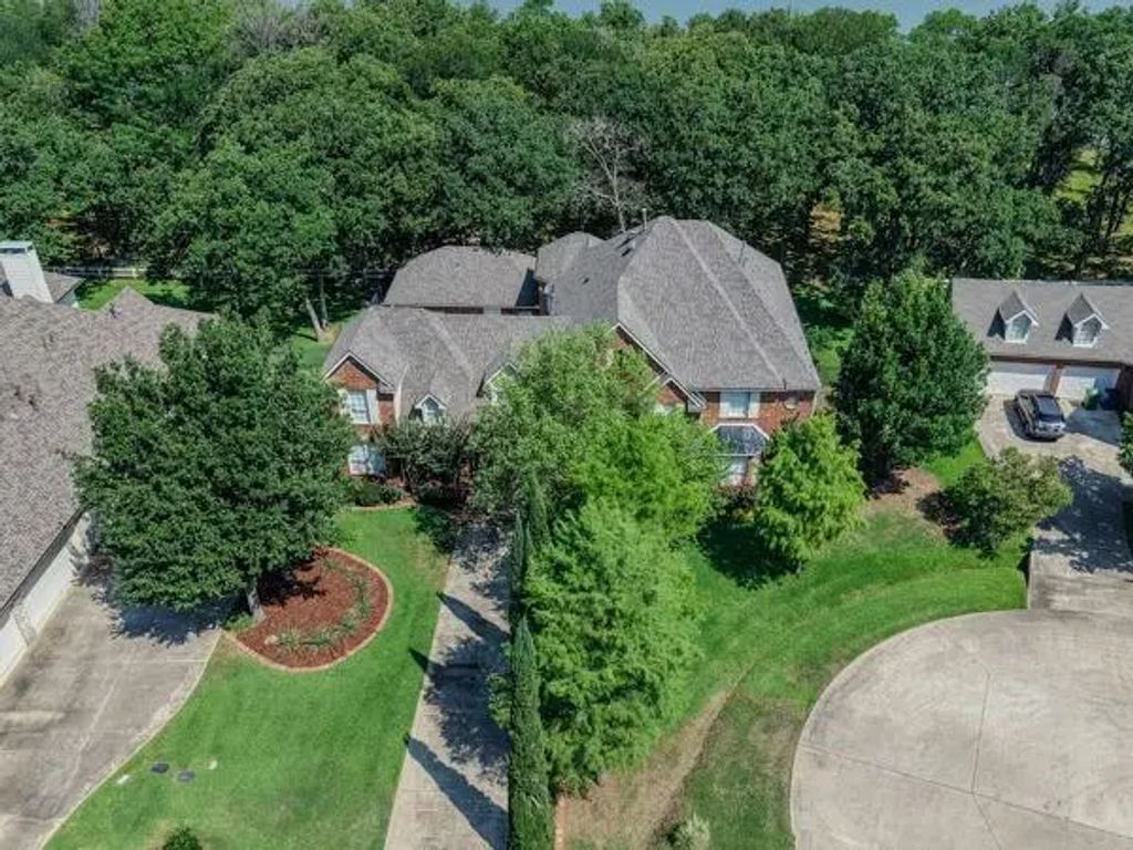 721 Paradise Cove, Shady Shores