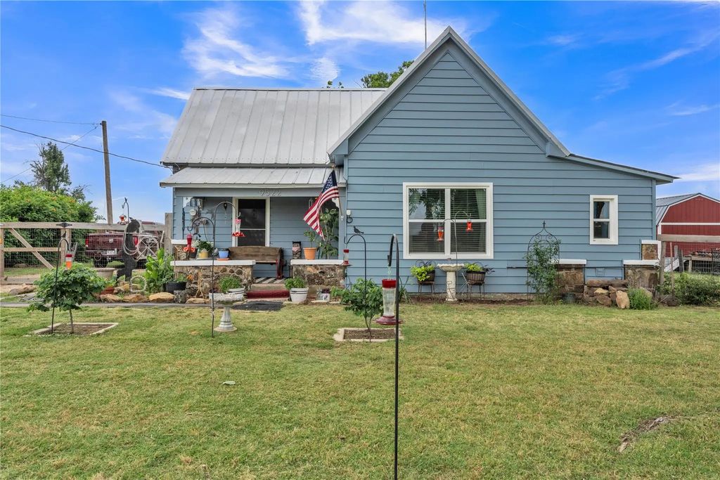 9522 E Fm 174, Bellevue