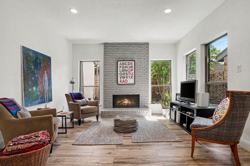 12368 Montego Plaza, Dallas