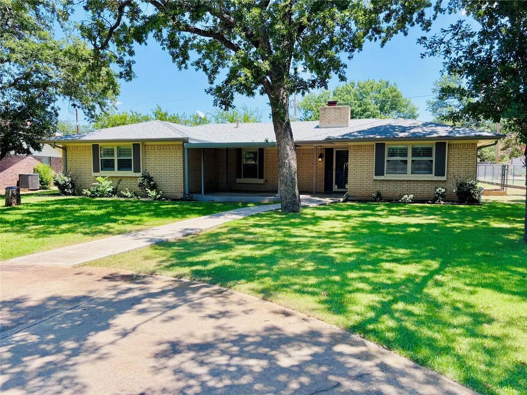 506 Oakwood Drive, Eastland