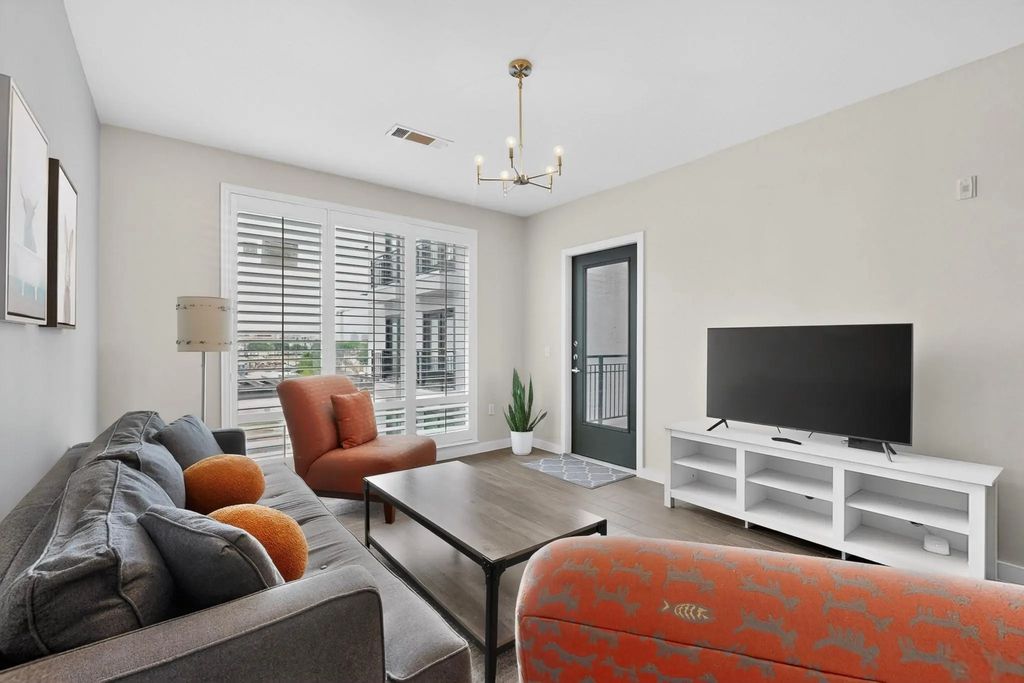 5609 Smu Boulevard 306, Dallas