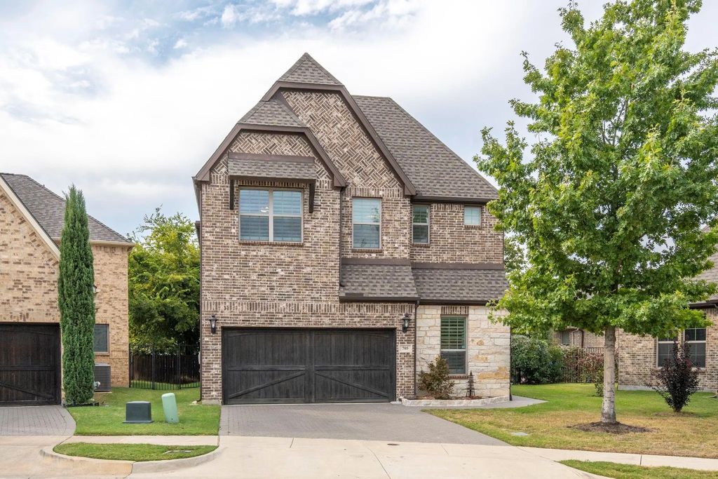705 Brookstone Court, Keller