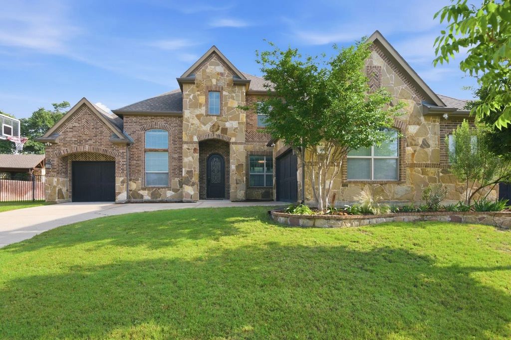 4905 Flusche Court, Fort Worth