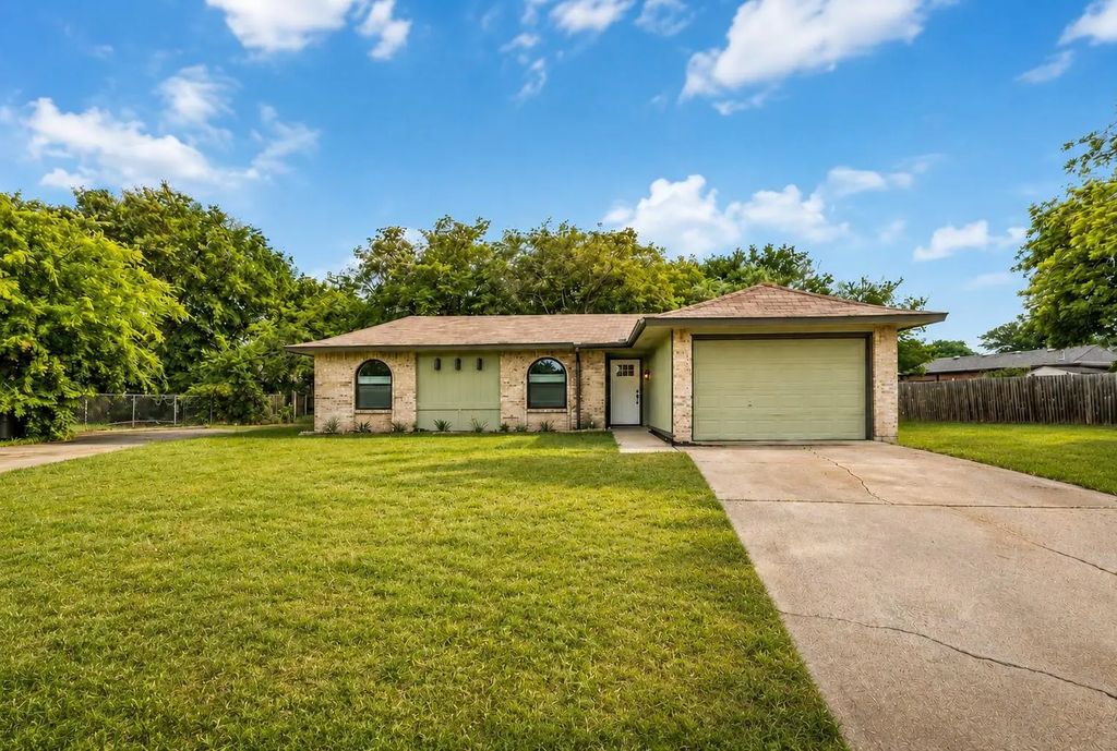 5721 Corral Court, Haltom City