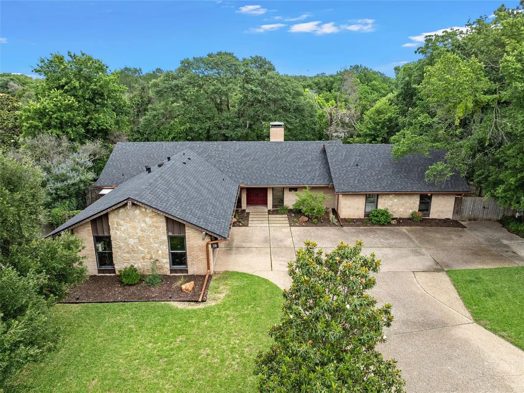 2605 Woodmont Circle, Waco