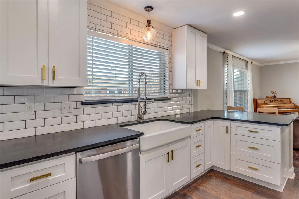 10628 Winding Passage Way, Fort Worth