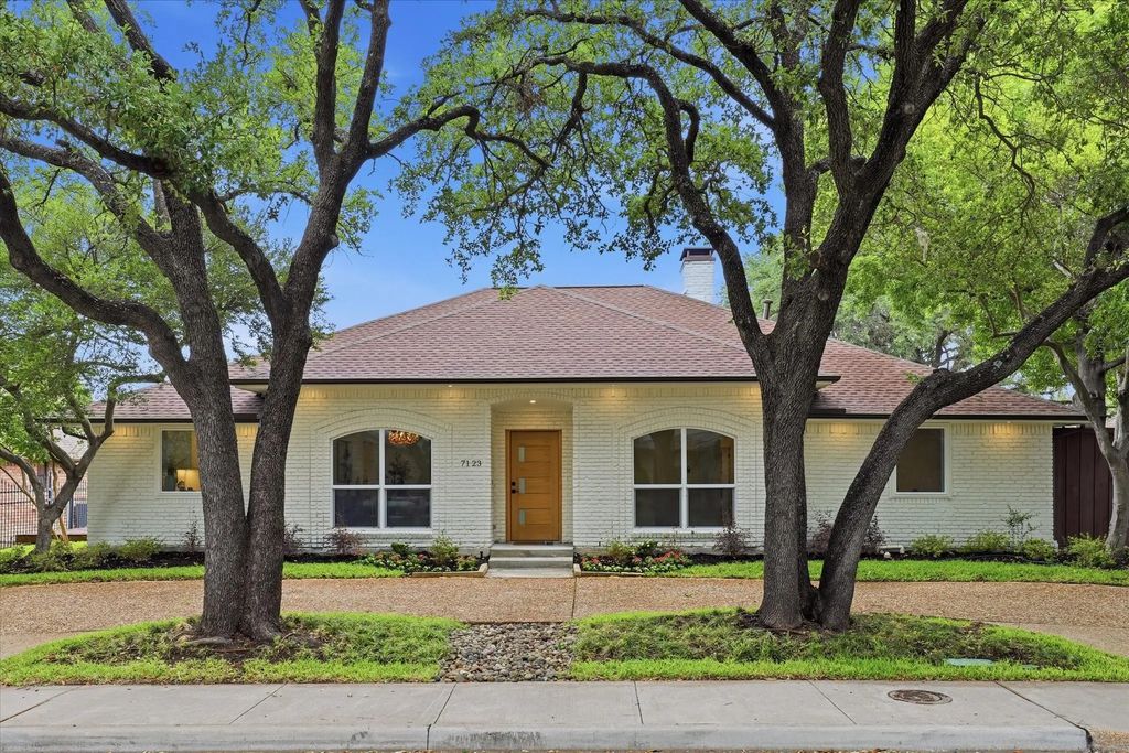 7123 Debbe Drive, Dallas