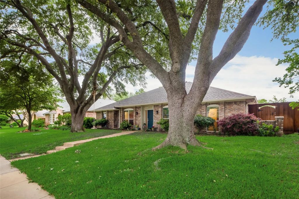 6931 Echo Bluff Drive, Dallas