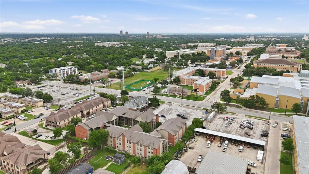 218 N Texas Boulevard 115, Denton