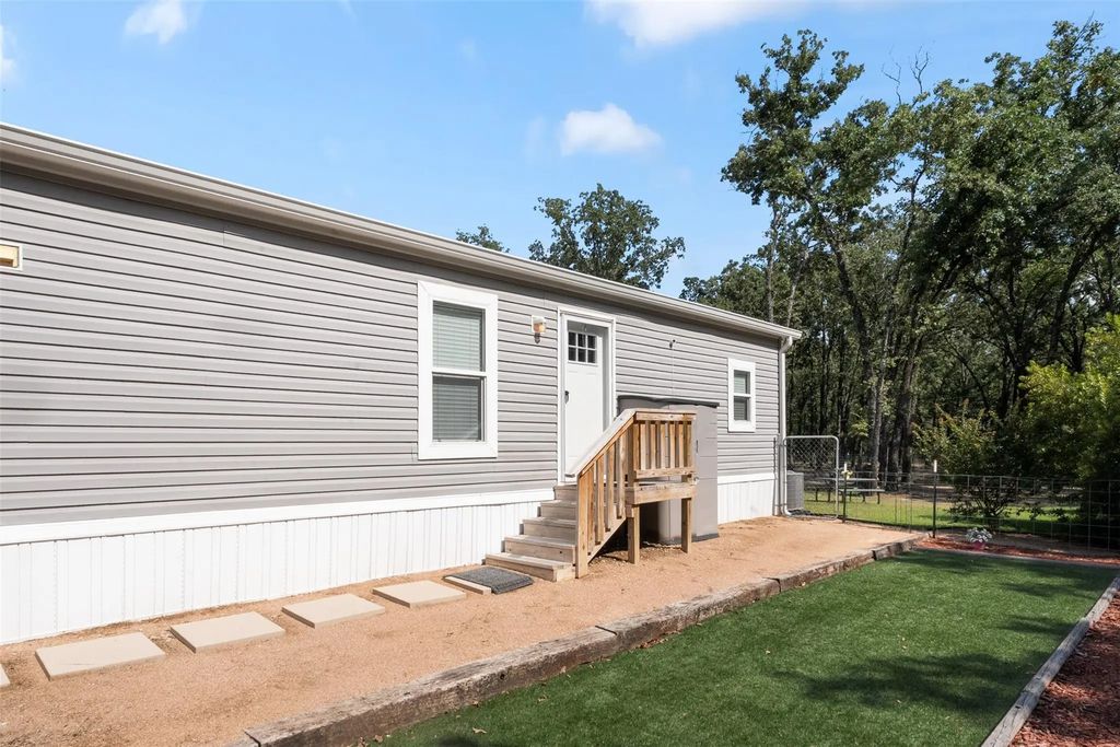 229 Forest Lane Drive B, Mabank