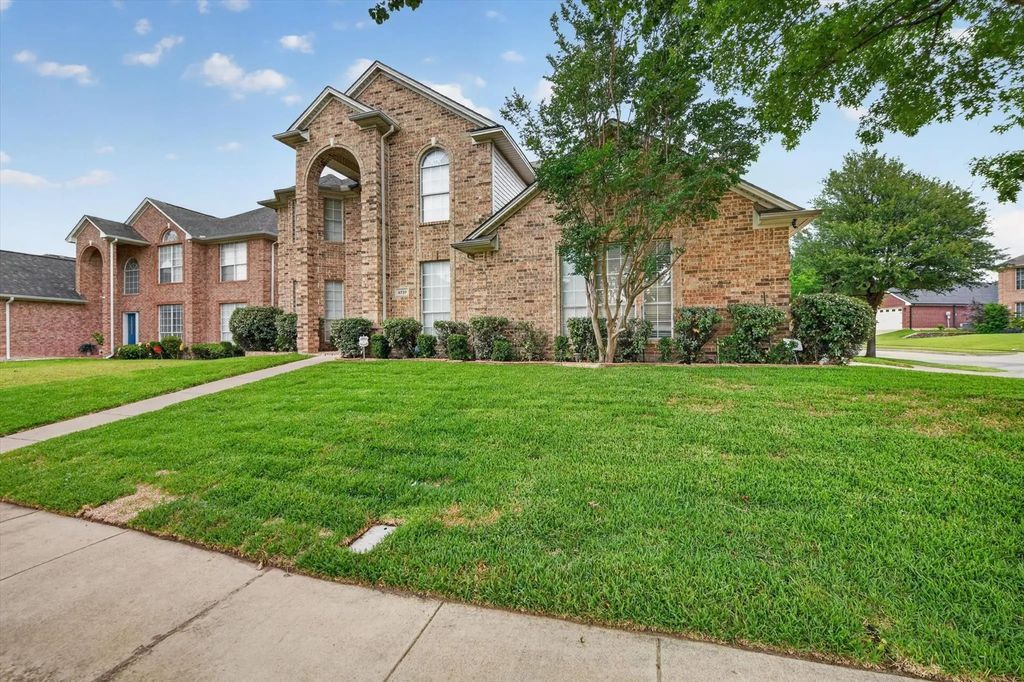 4737 Bristol Trace Trail, Fort Worth