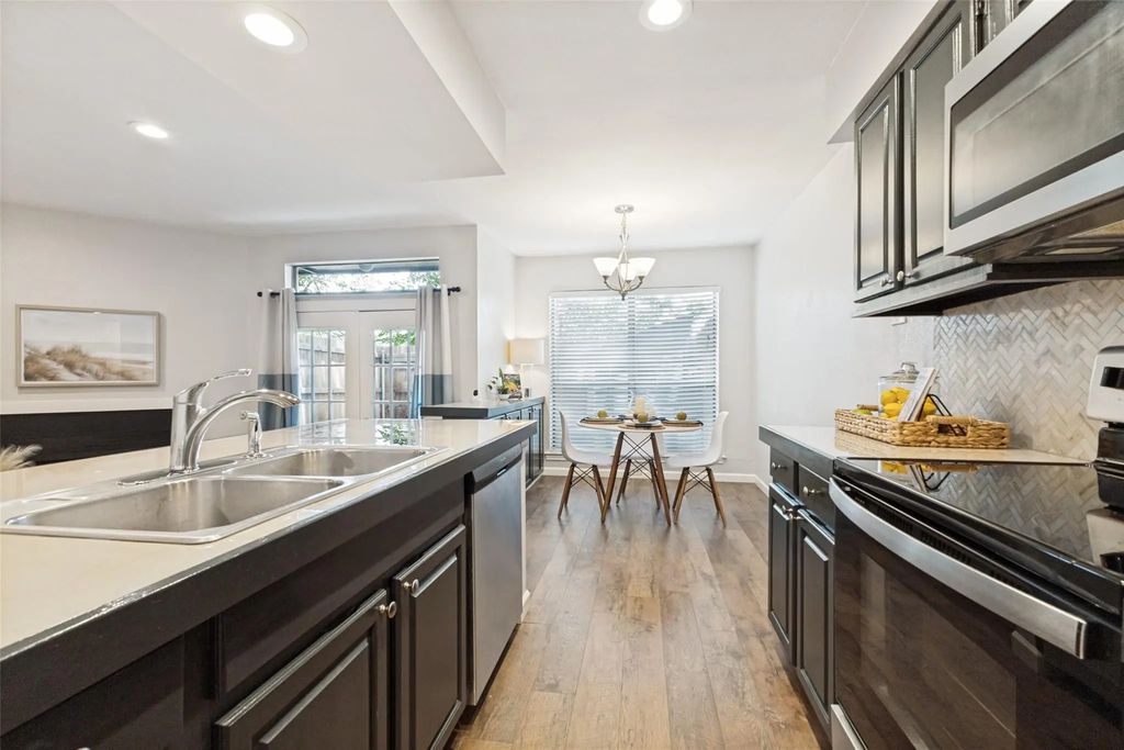 7525 Holly Hill Drive 3, Dallas