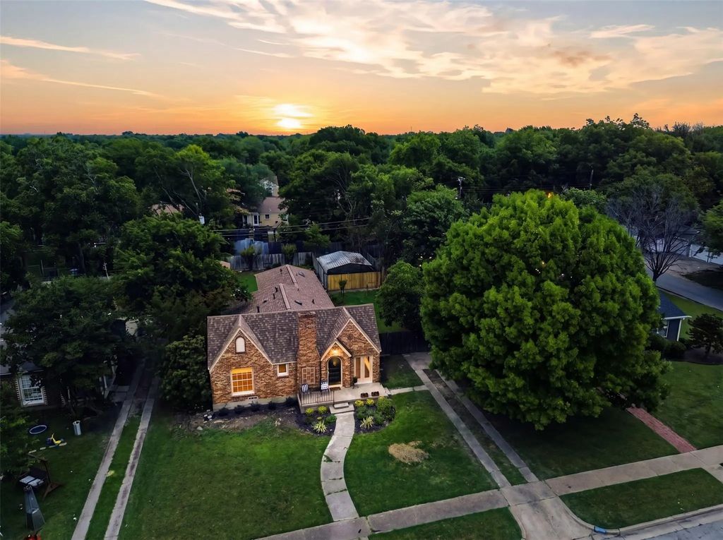 6141 Fairway Avenue, Dallas