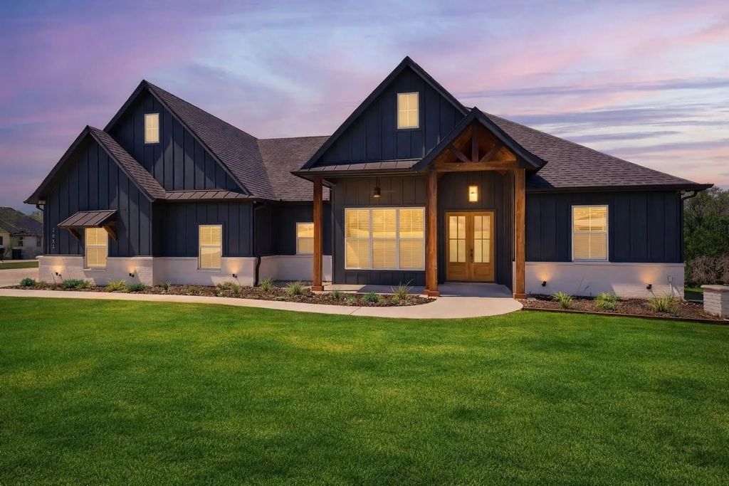 2032 Little Valley Court, Weatherford