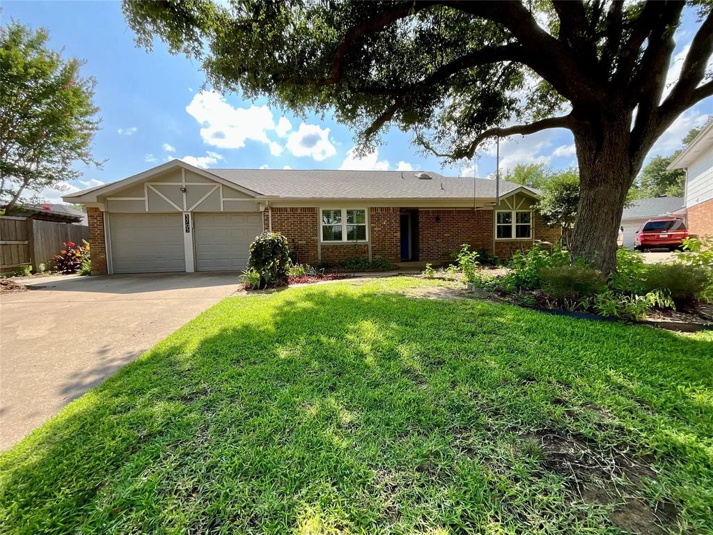 3705 Cobblestone Court, Bedford