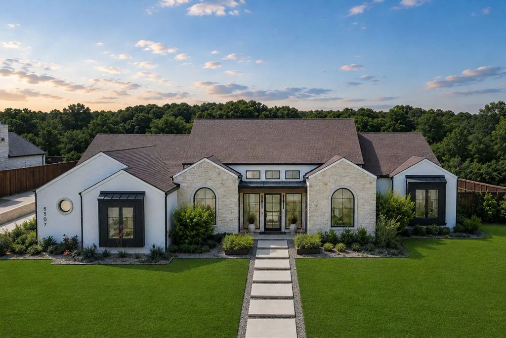 5807 Preston Way, Colleyville