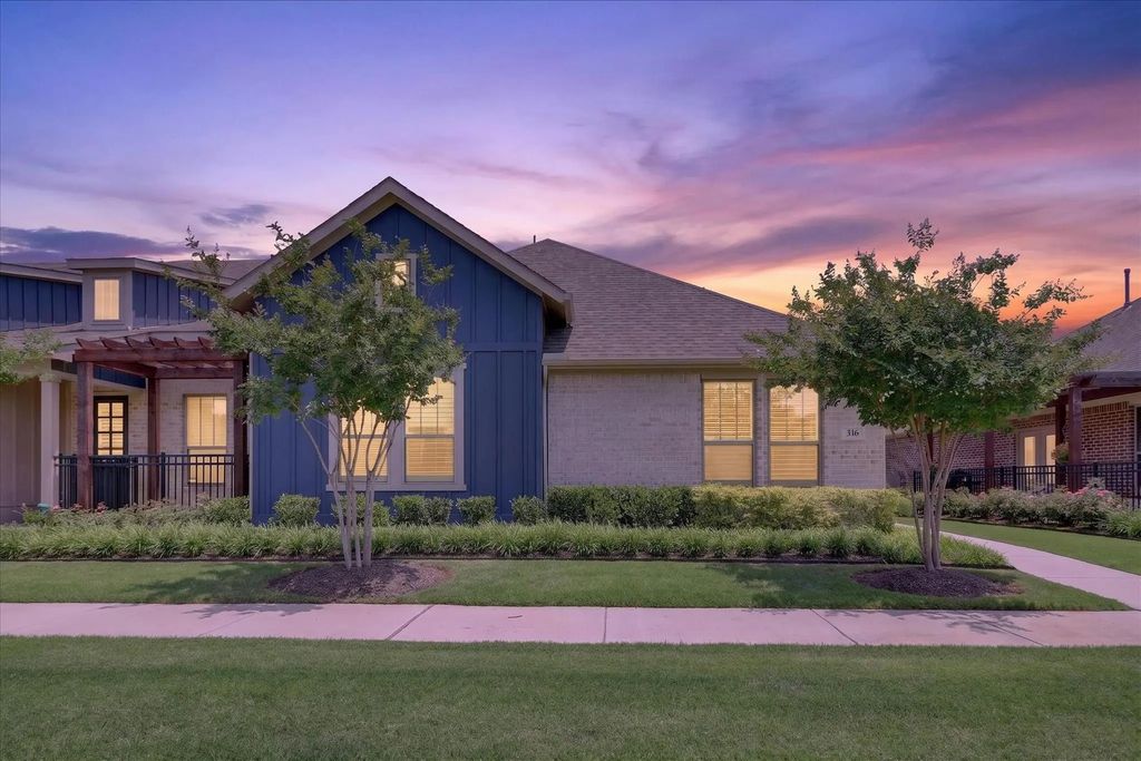 316 Harvest Way, Argyle