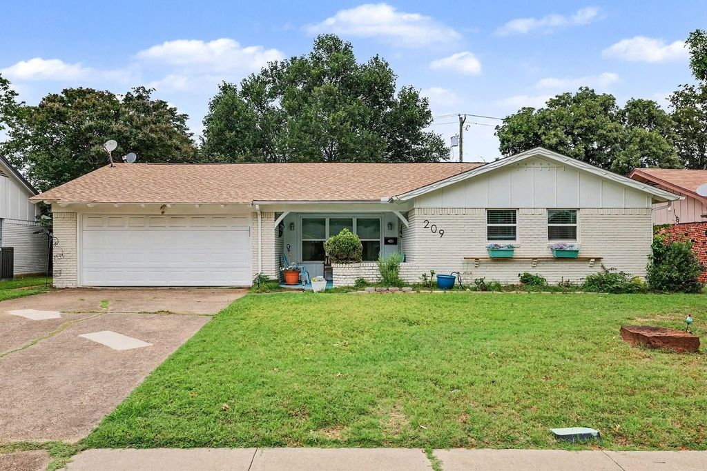 209 Linda Lane, Irving