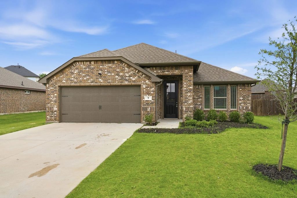 9 Mockingbird Lane, Sanger