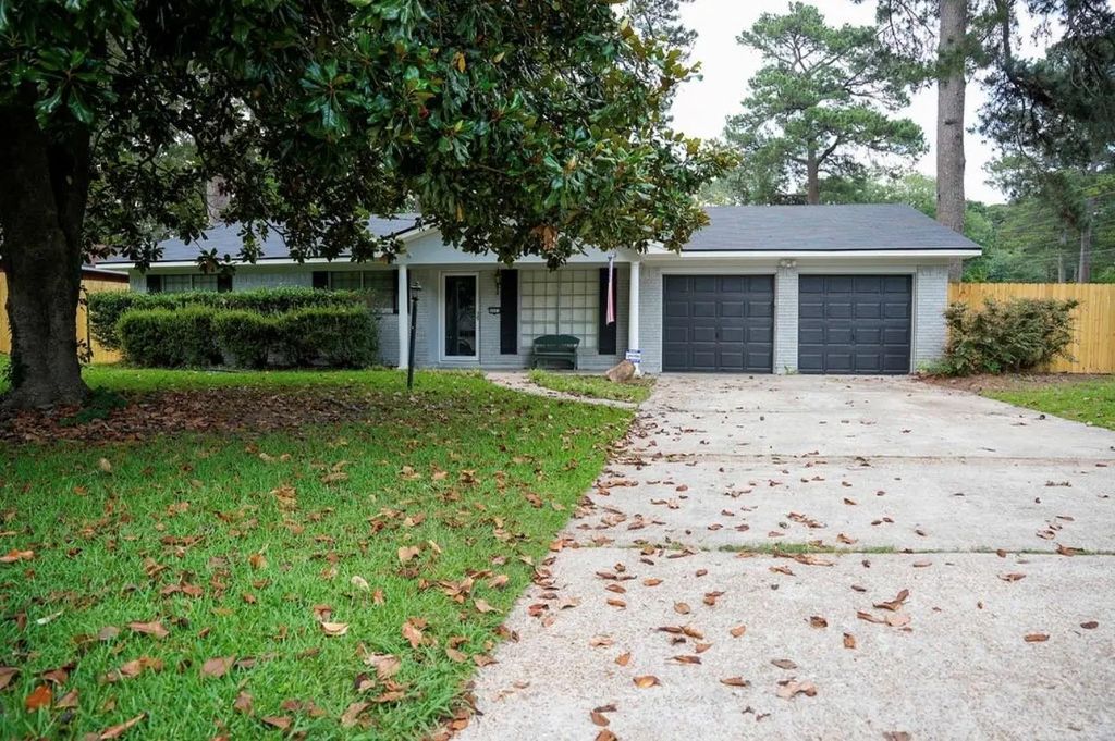 9483 Pitch Pine Drive, Shreveport
