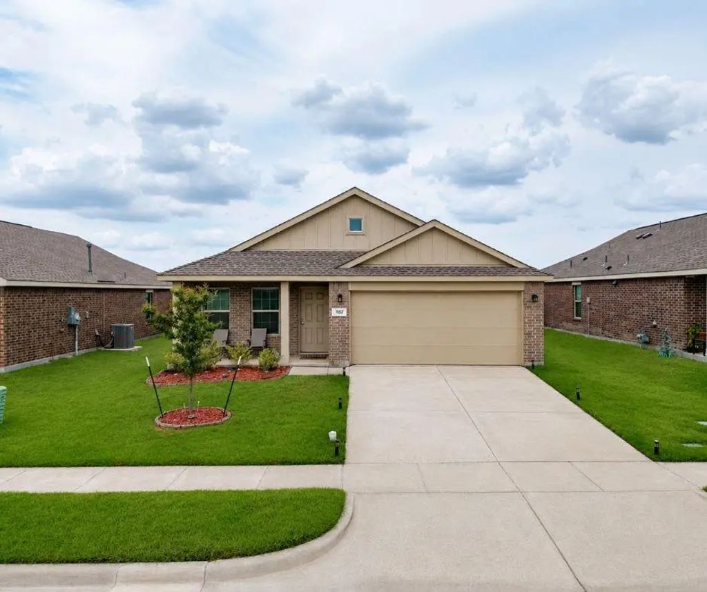 1152 Crestview Drive, Hutchins