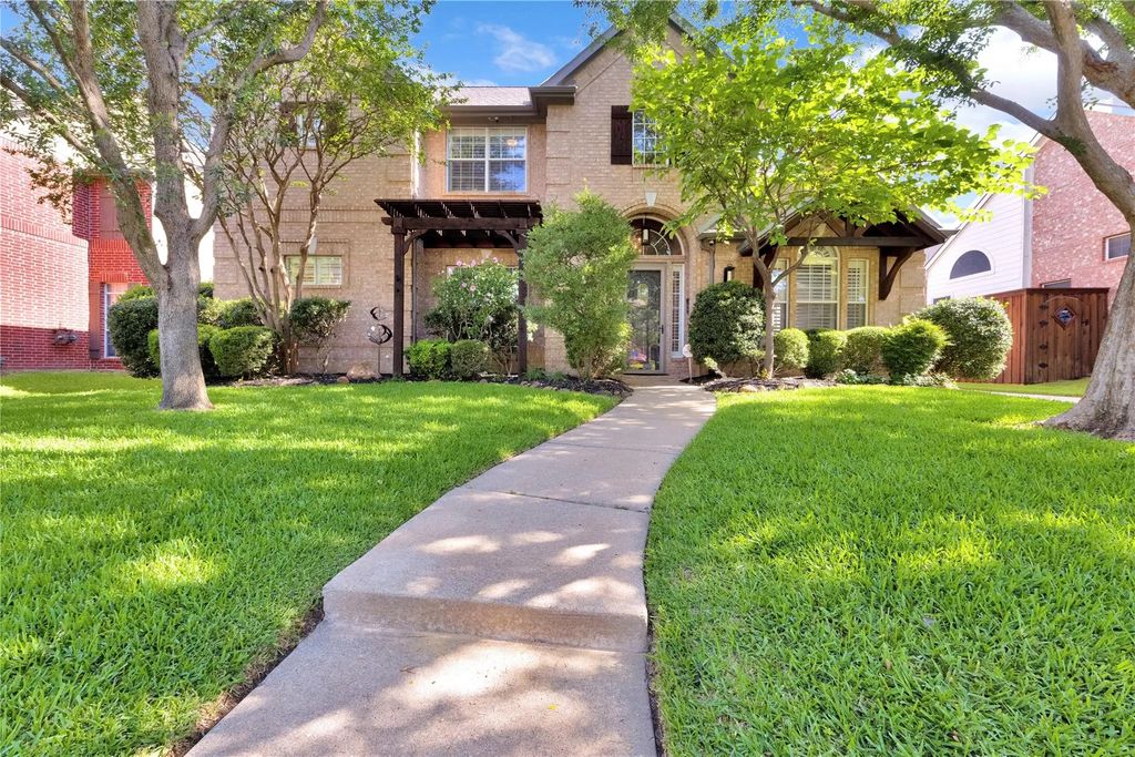 2511 Sir Tristram Lane, Lewisville