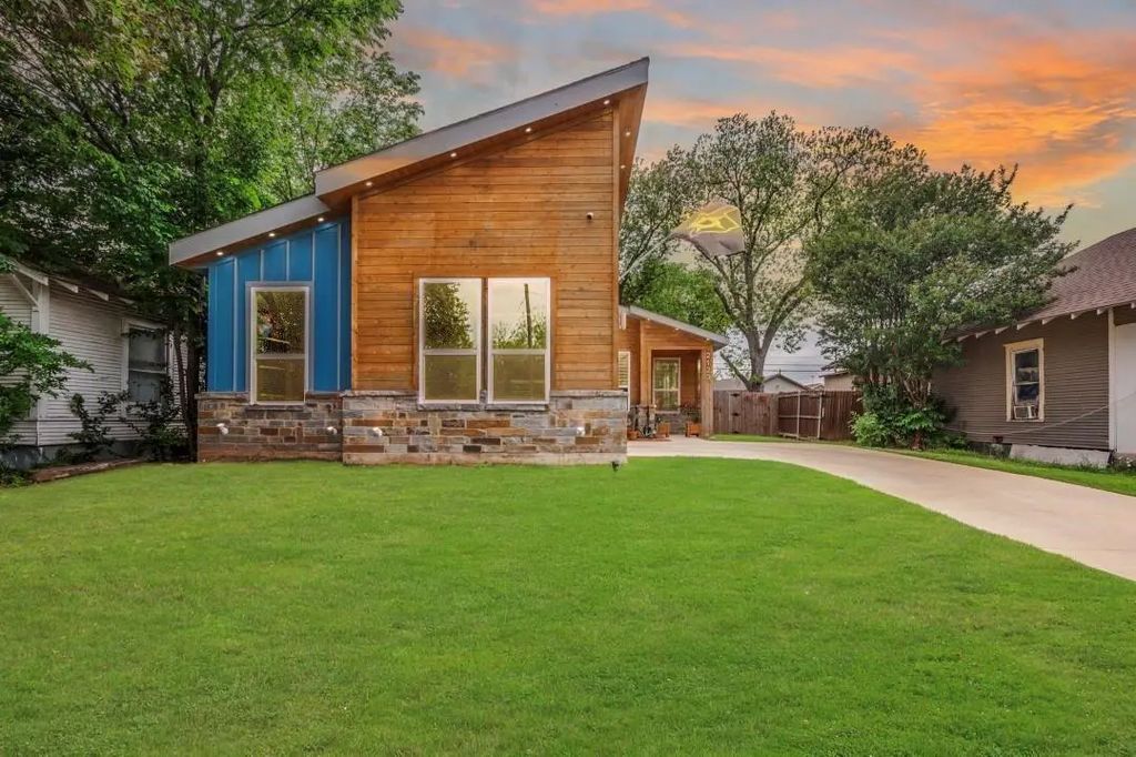 2123 Ramsey Avenue, Dallas