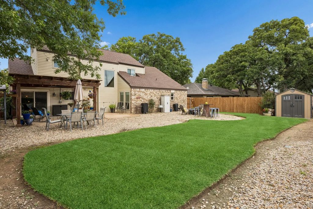 2709 Hedgeway Drive, Arlington