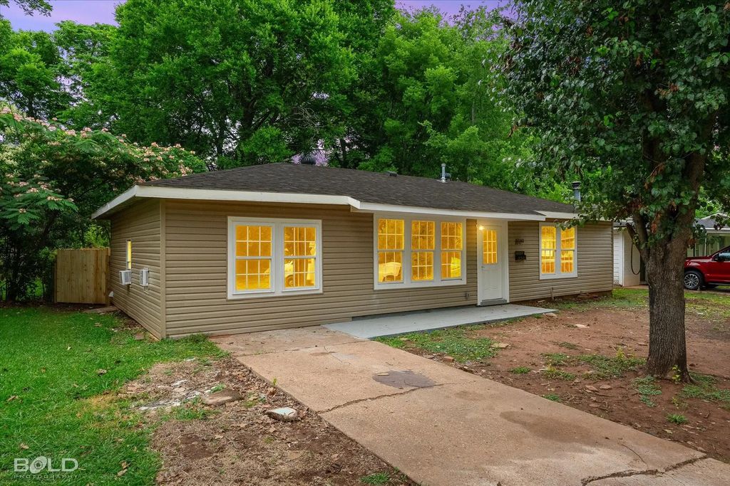 1809 Leslie, Bossier City