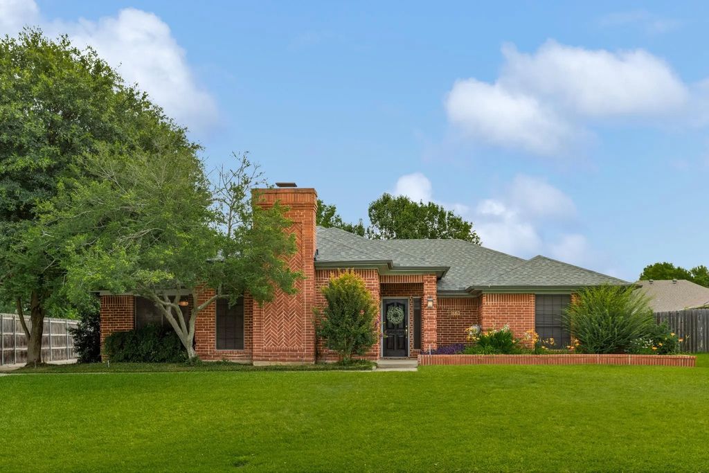 1416 Spyglass Drive, Mansfield