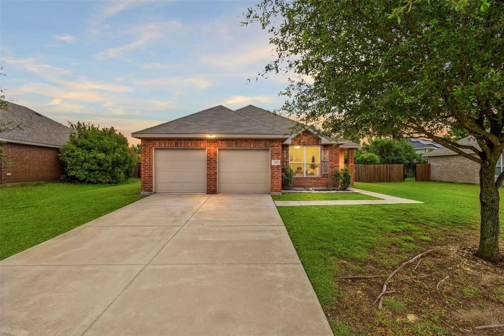 230 Colt Drive, Waxahachie