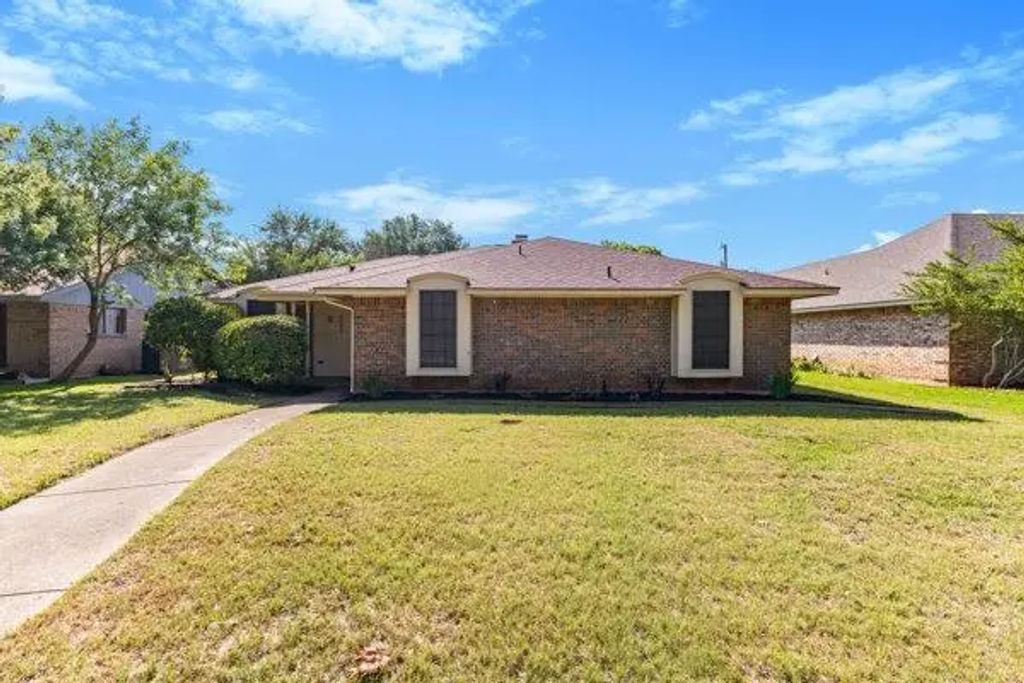 1906 Hillcroft Drive, Duncanville