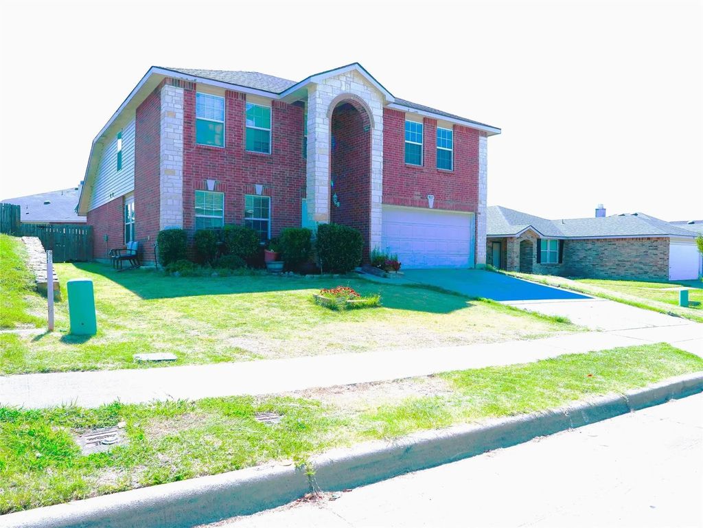 9017 Troy Drive, Fort Worth