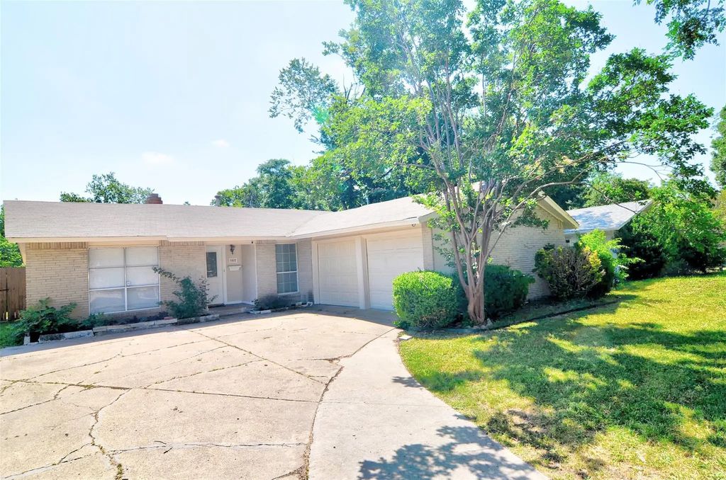1412 West Shore Drive, Richardson