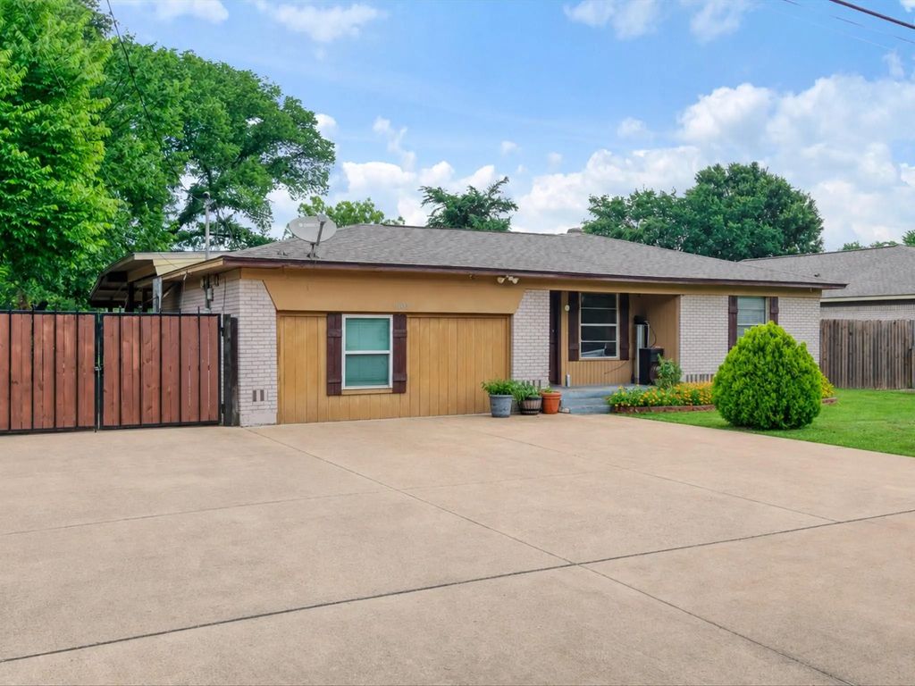 13013 Mitchell Drive, Balch Springs