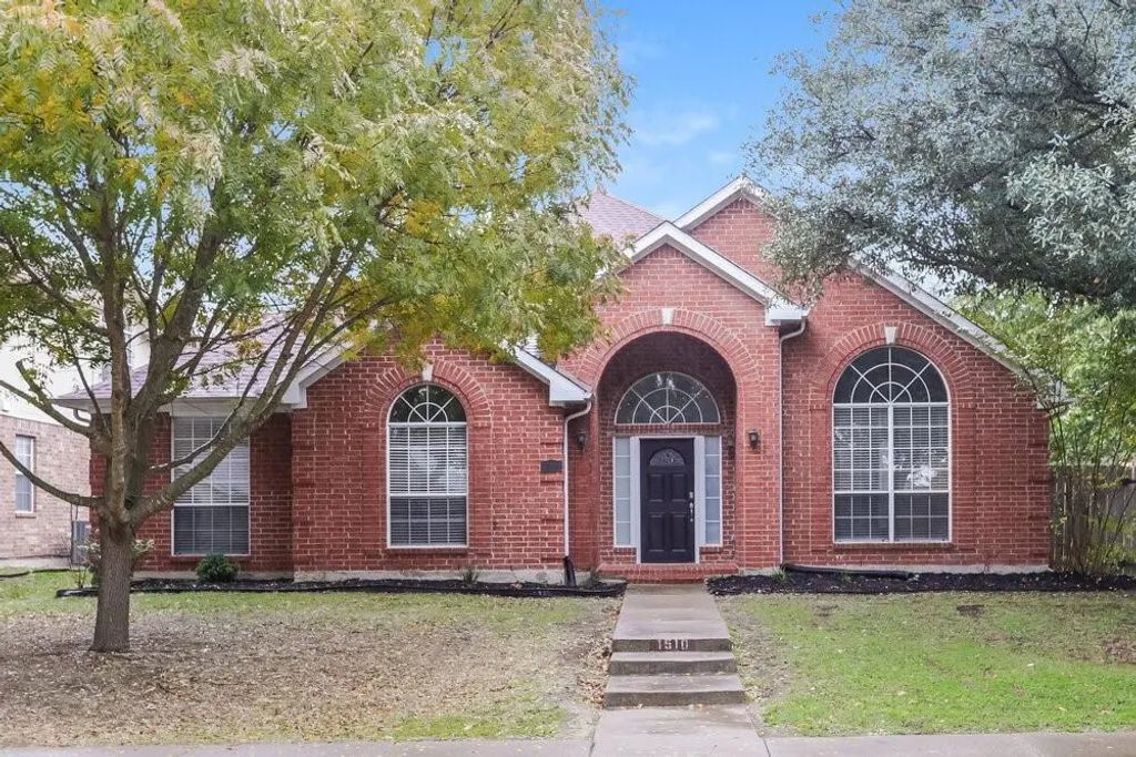 1510 Lost Creek Drive, DeSoto