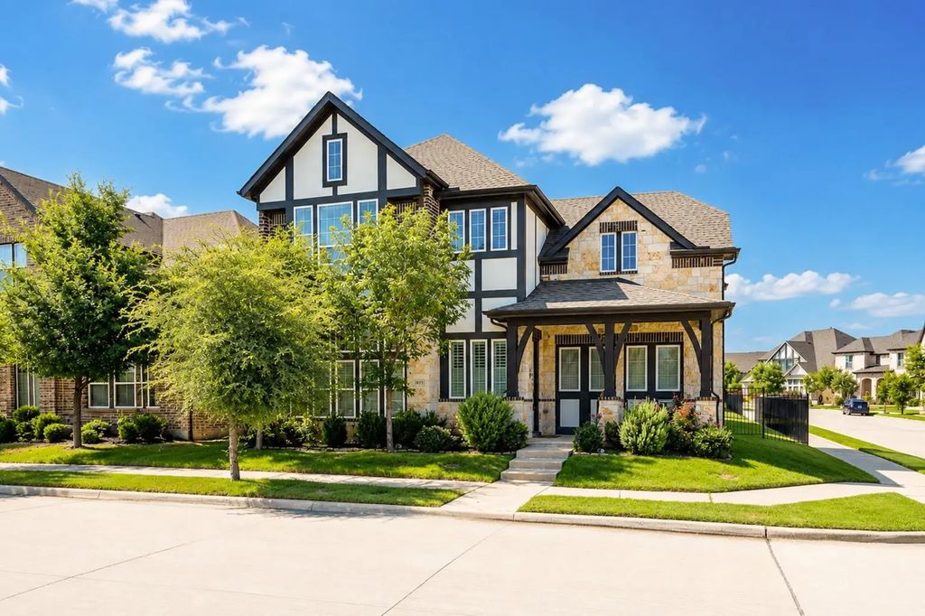 1571 Amesbury Way, Farmers Branch