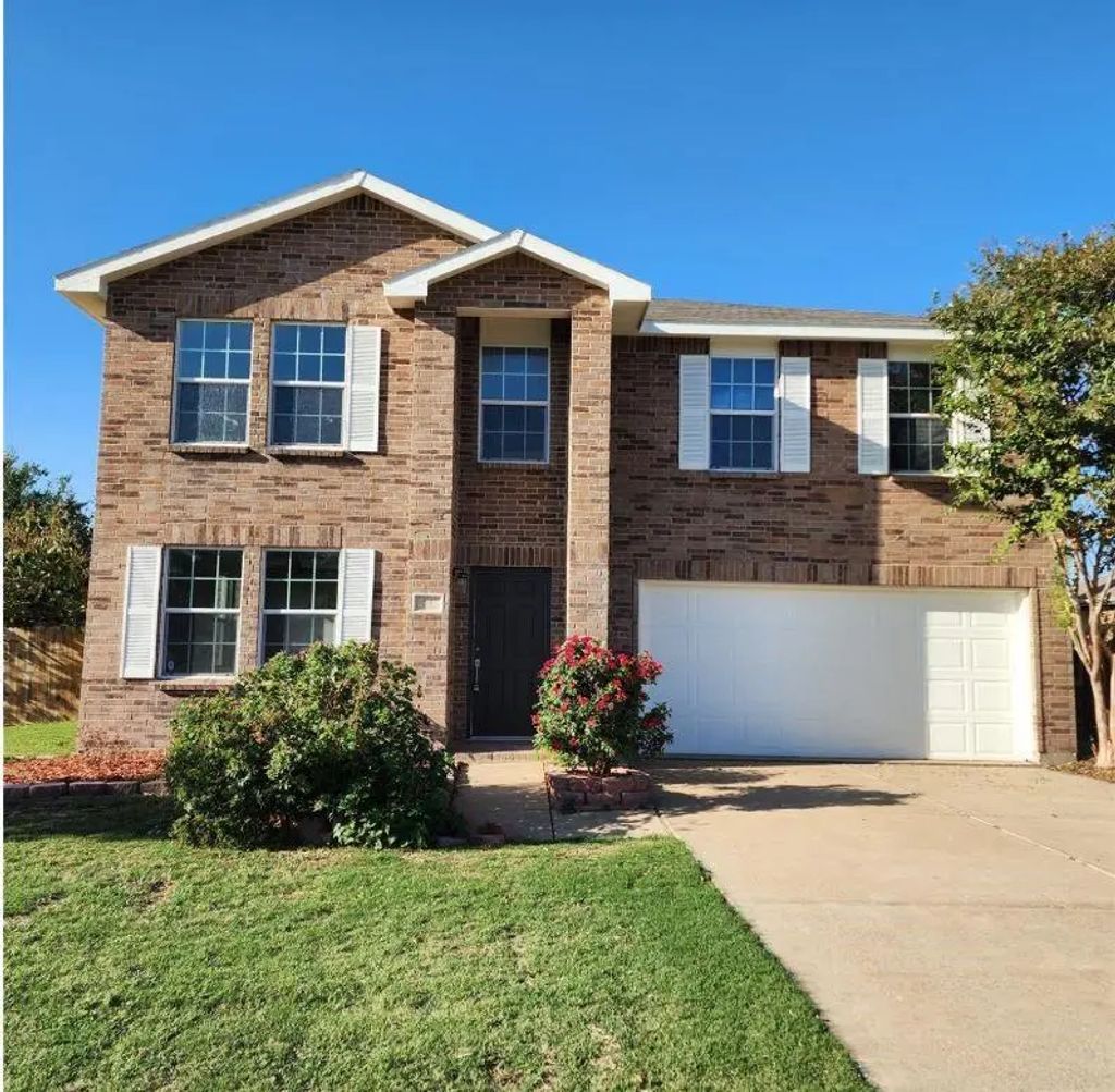 715 Daughters Drive, Burleson