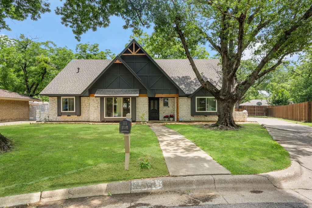 2911 Kircaldy Court, Arlington