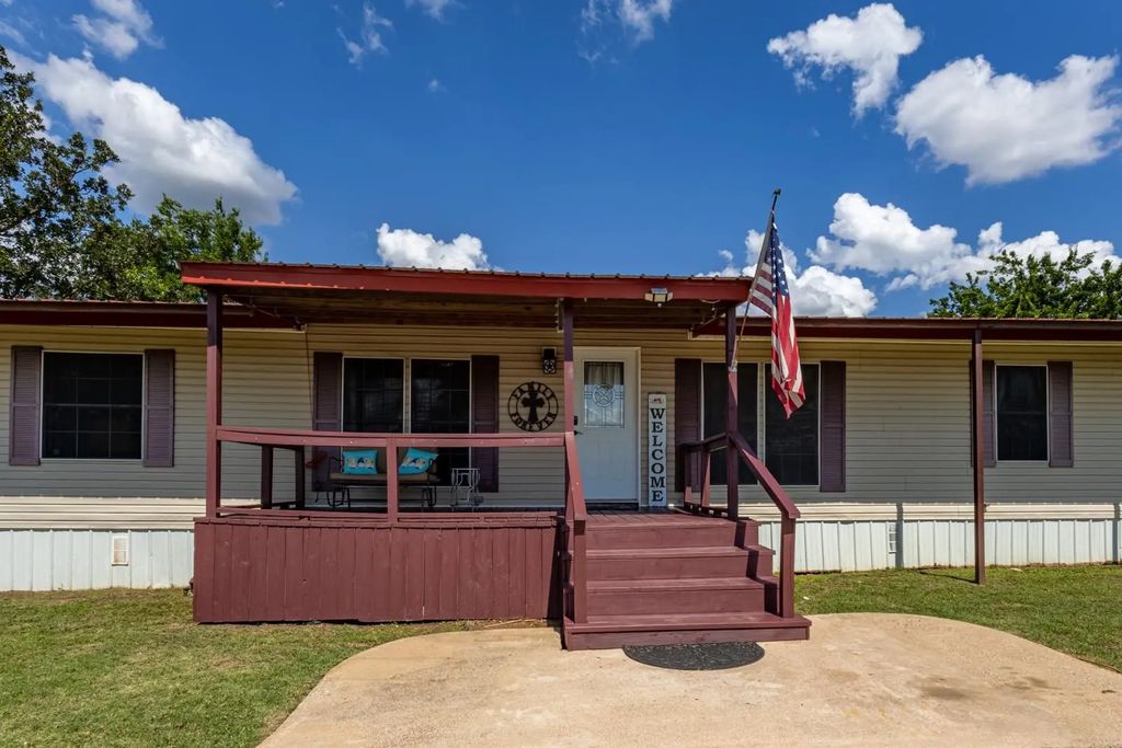 75 Southern Drive, Mineral Wells