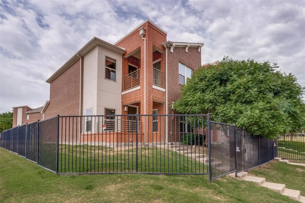 1596 Fiji Street, Dallas