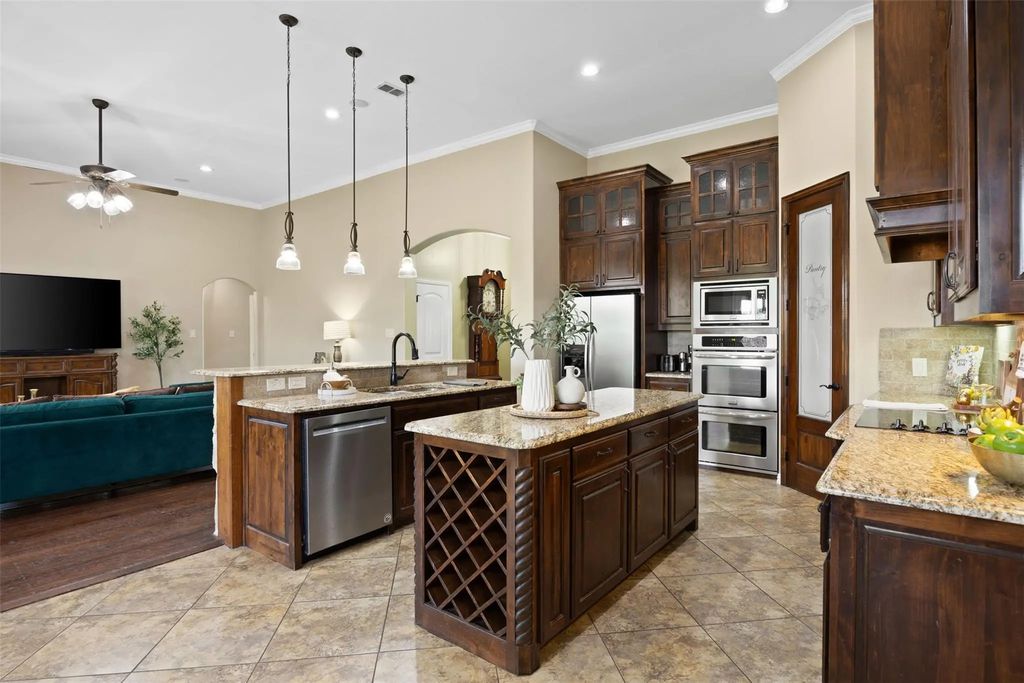 8230 Glenwick Drive, Waxahachie