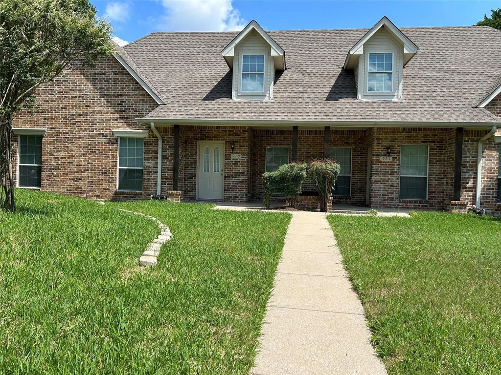 921 Cedar Ridge Drive 919, DeSoto