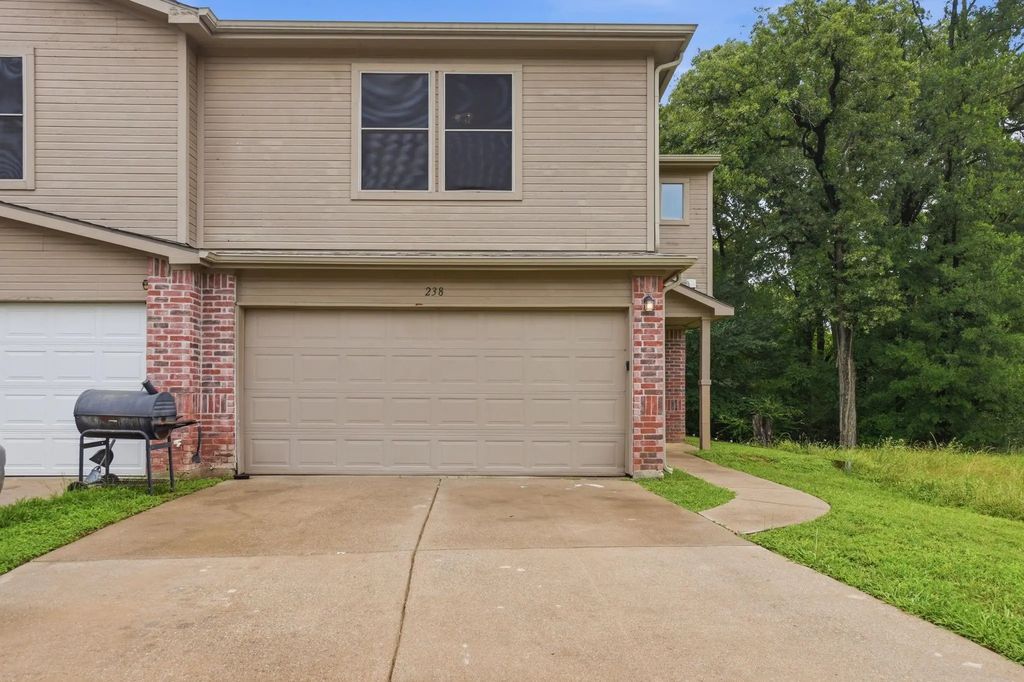 238 Creek Cove Drive, Dallas