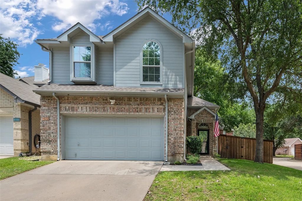 4132 1 Place Lane, Flower Mound
