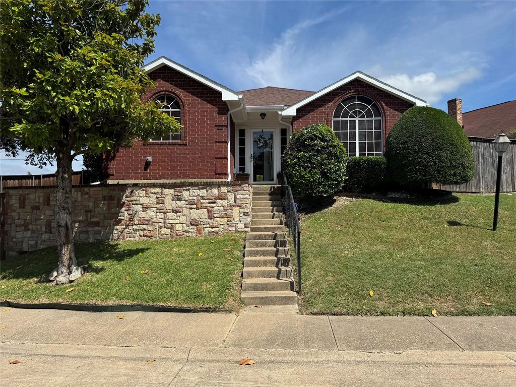 100 Streamside Drive, DeSoto