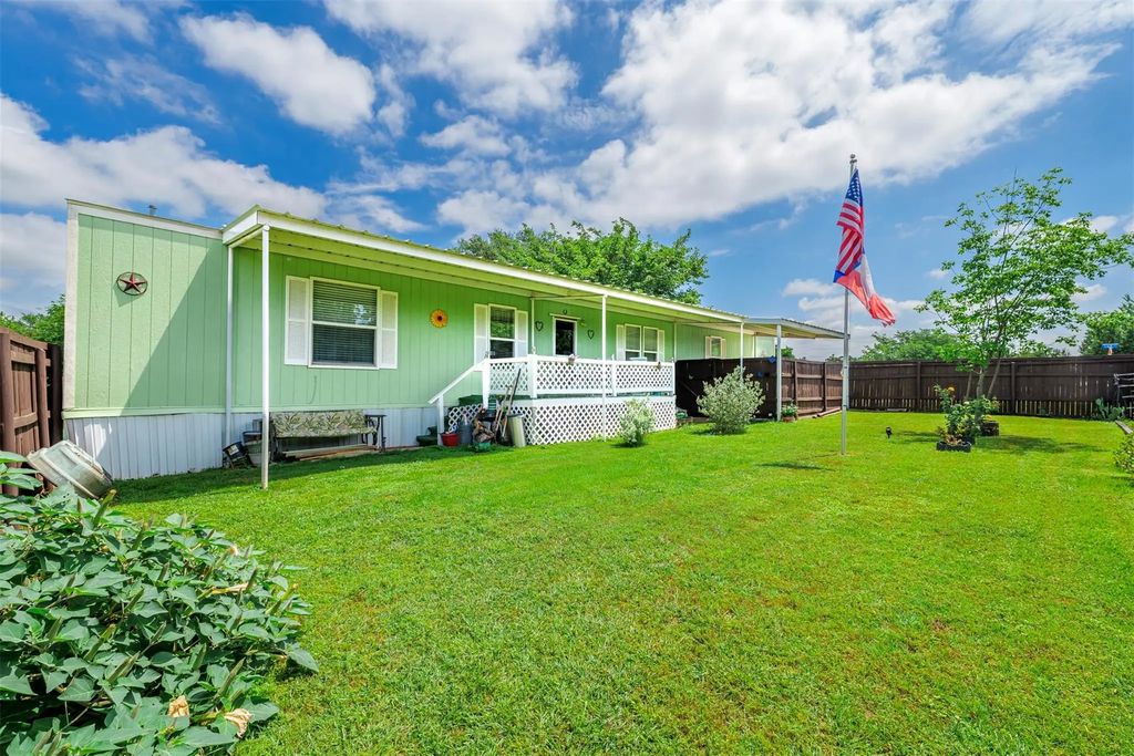 1501 Lark Court, Pelican Bay