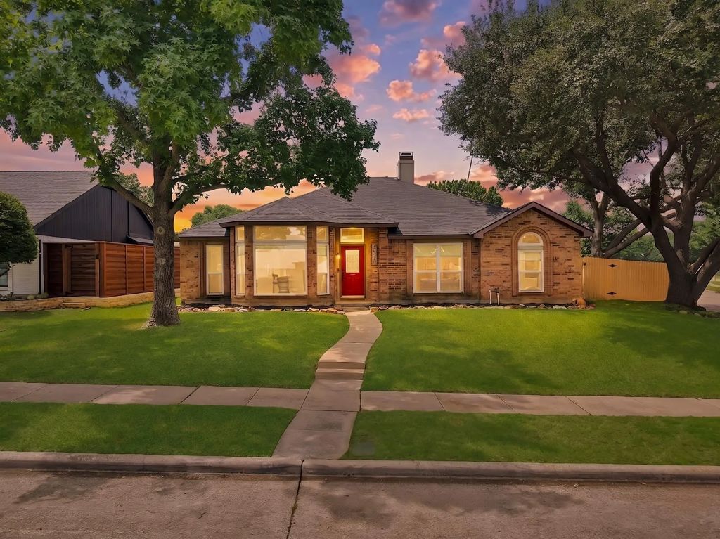 2945 Downing Street, Flower Mound