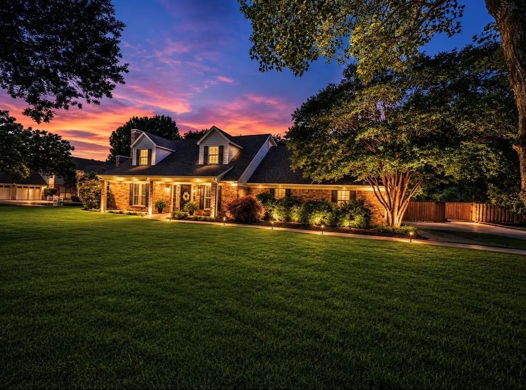2202 Carriage Estates Road, Sherman