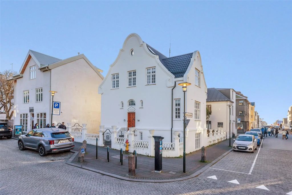 30 Skolavordustigur, Reykjavik